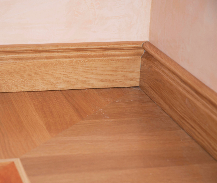 profssional-baseboard-door-casings-installation